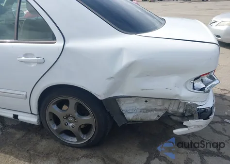 2000 Mercedes-Benz E 430 z USA, uszkodzony, nr VIN WDBJF70J2YB098127